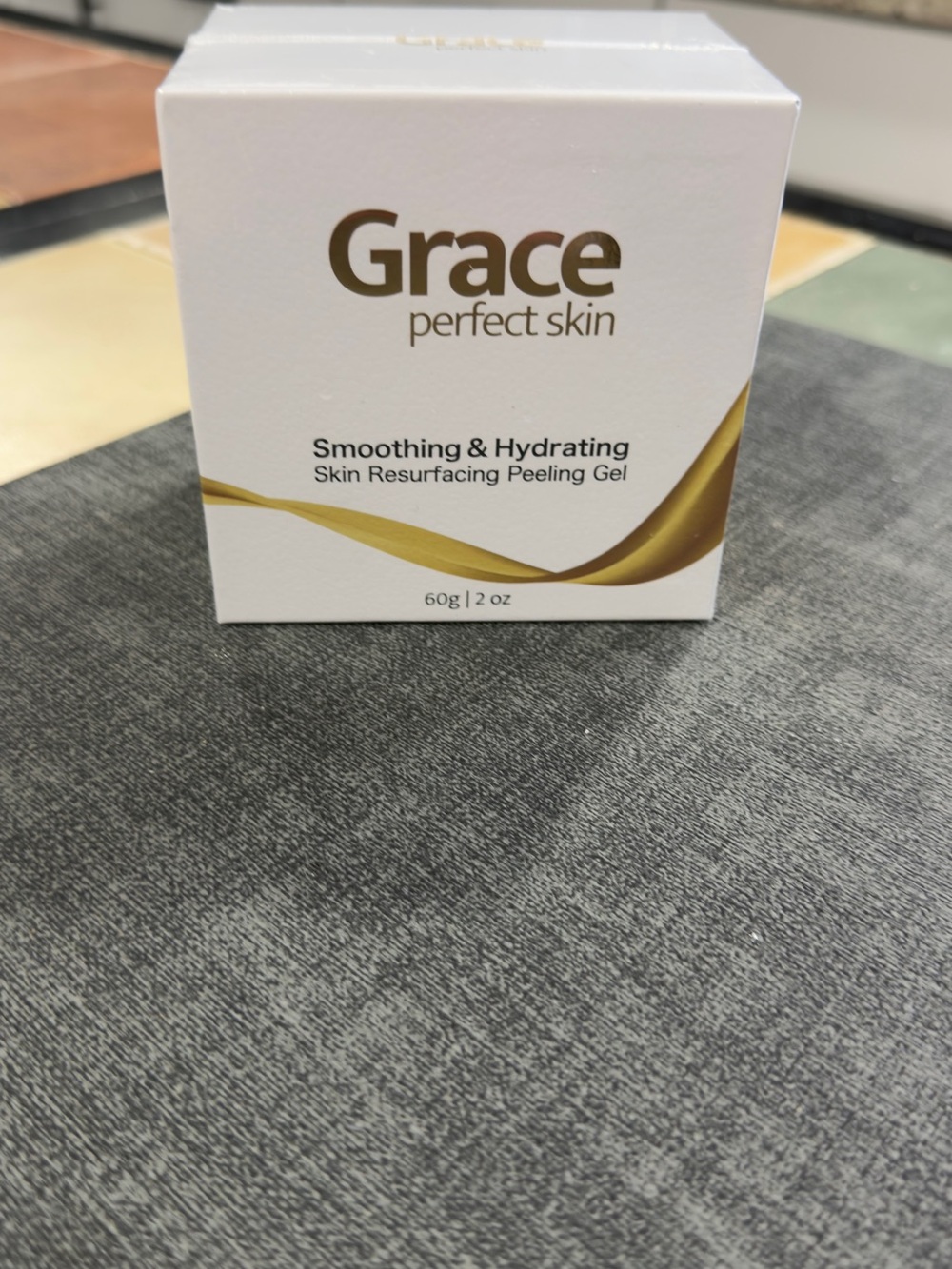 Grace Smoothing & Hydrating Peeling Gel - White & Gold